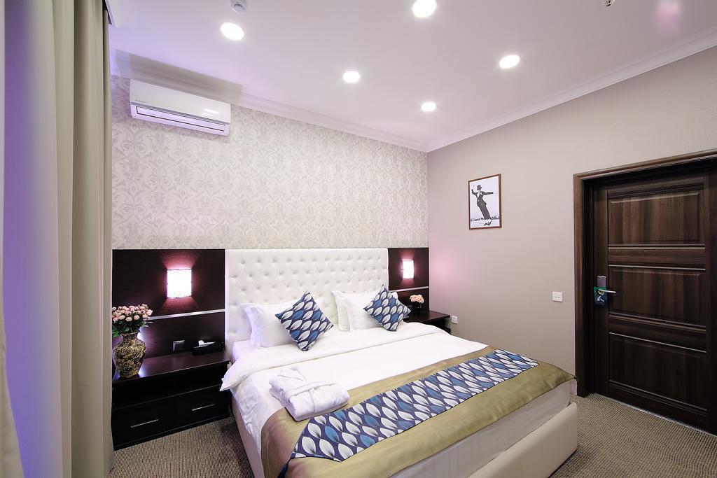 Premier Hotel Bichkek Extérieur photo