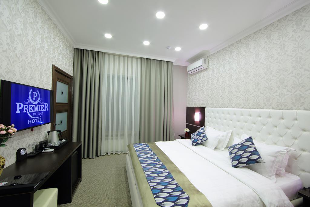 Premier Hotel Bichkek Extérieur photo