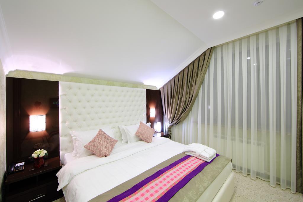 Premier Hotel Bichkek Extérieur photo