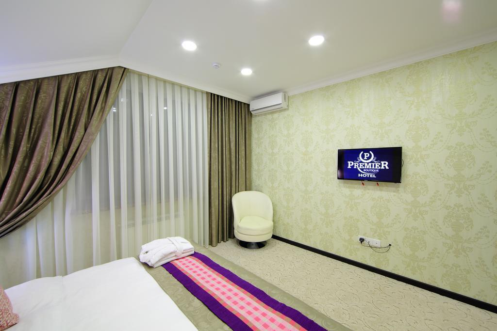 Premier Hotel Bichkek Extérieur photo
