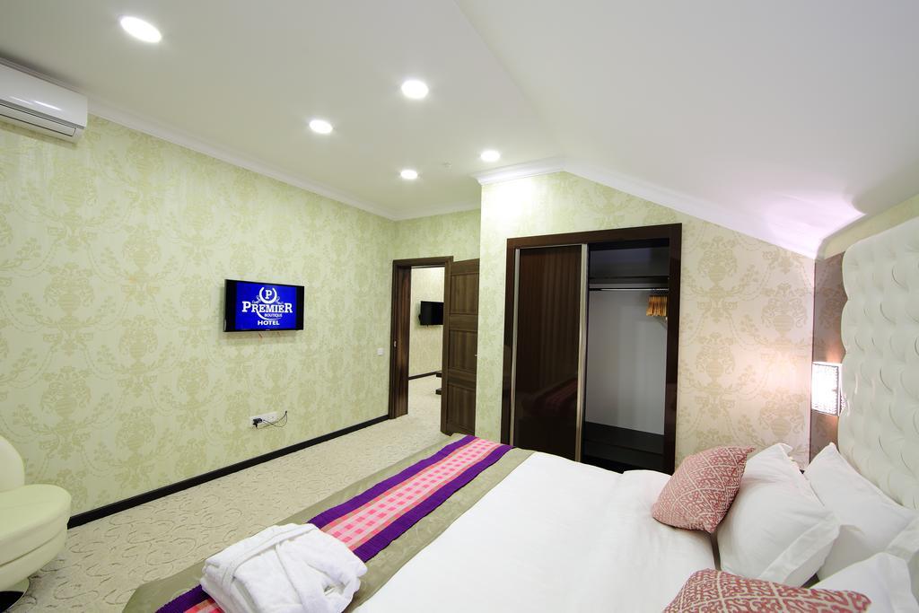 Premier Hotel Bichkek Extérieur photo