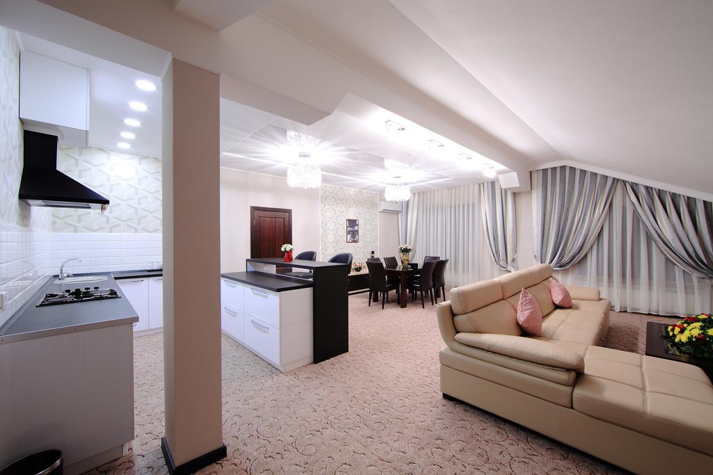 Premier Hotel Bichkek Extérieur photo