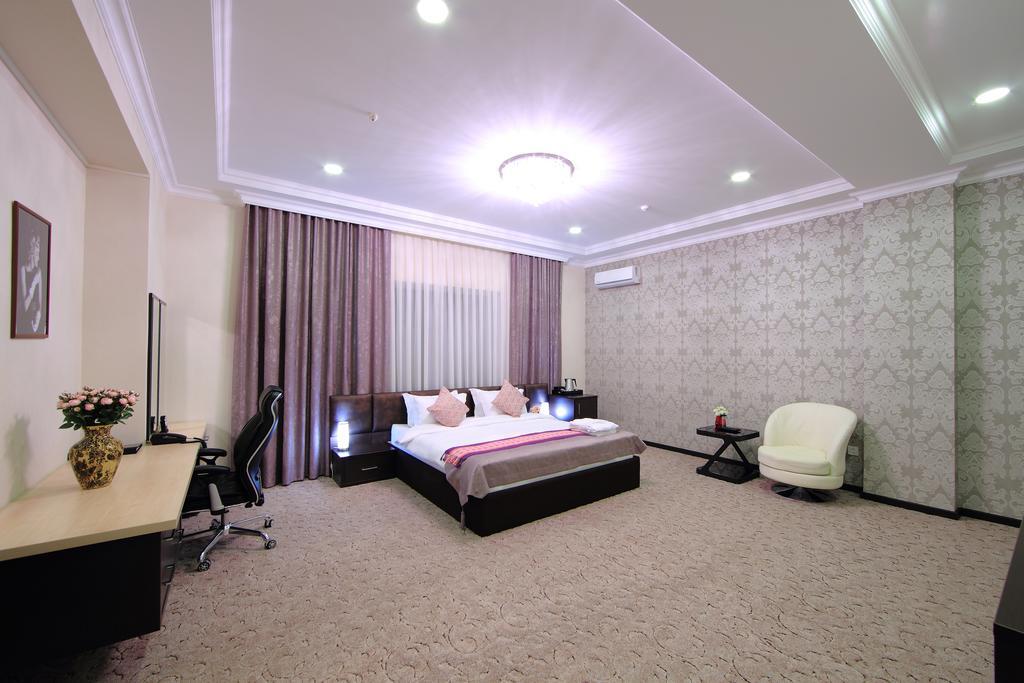 Premier Hotel Bichkek Extérieur photo