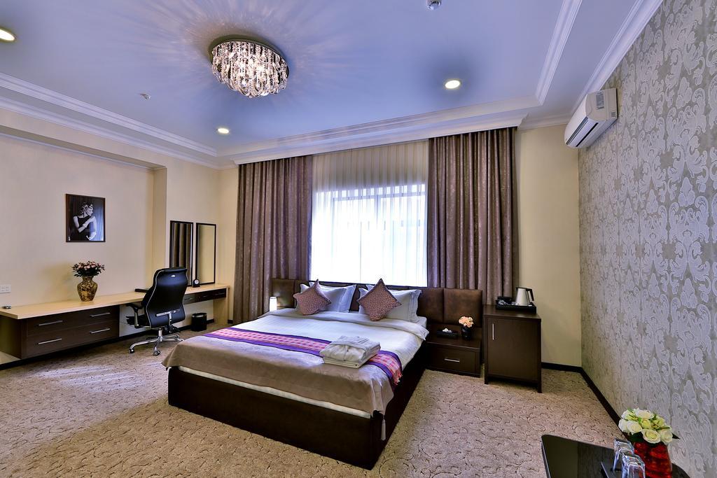 Premier Hotel Bichkek Extérieur photo