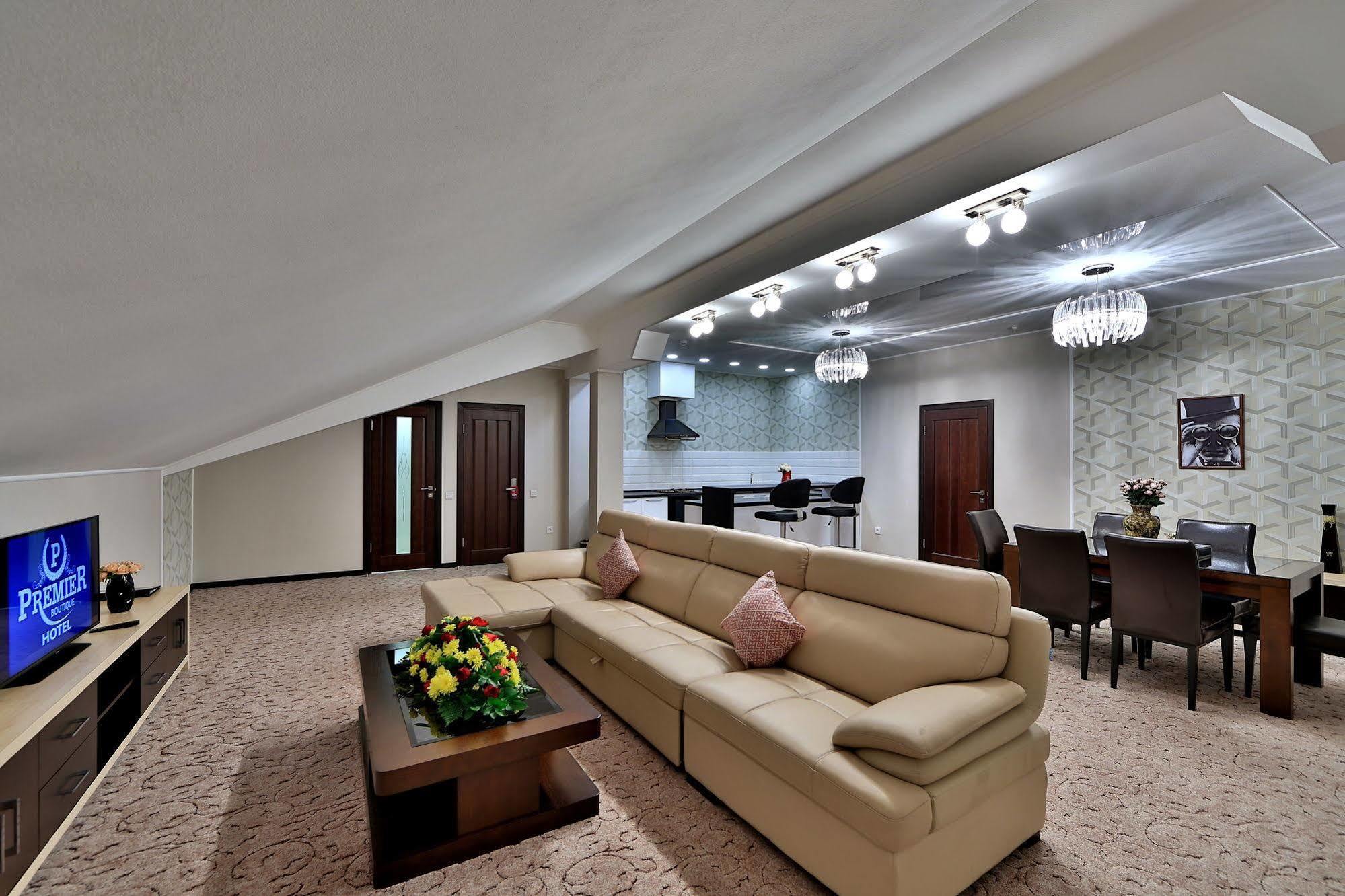Premier Hotel Bichkek Extérieur photo
