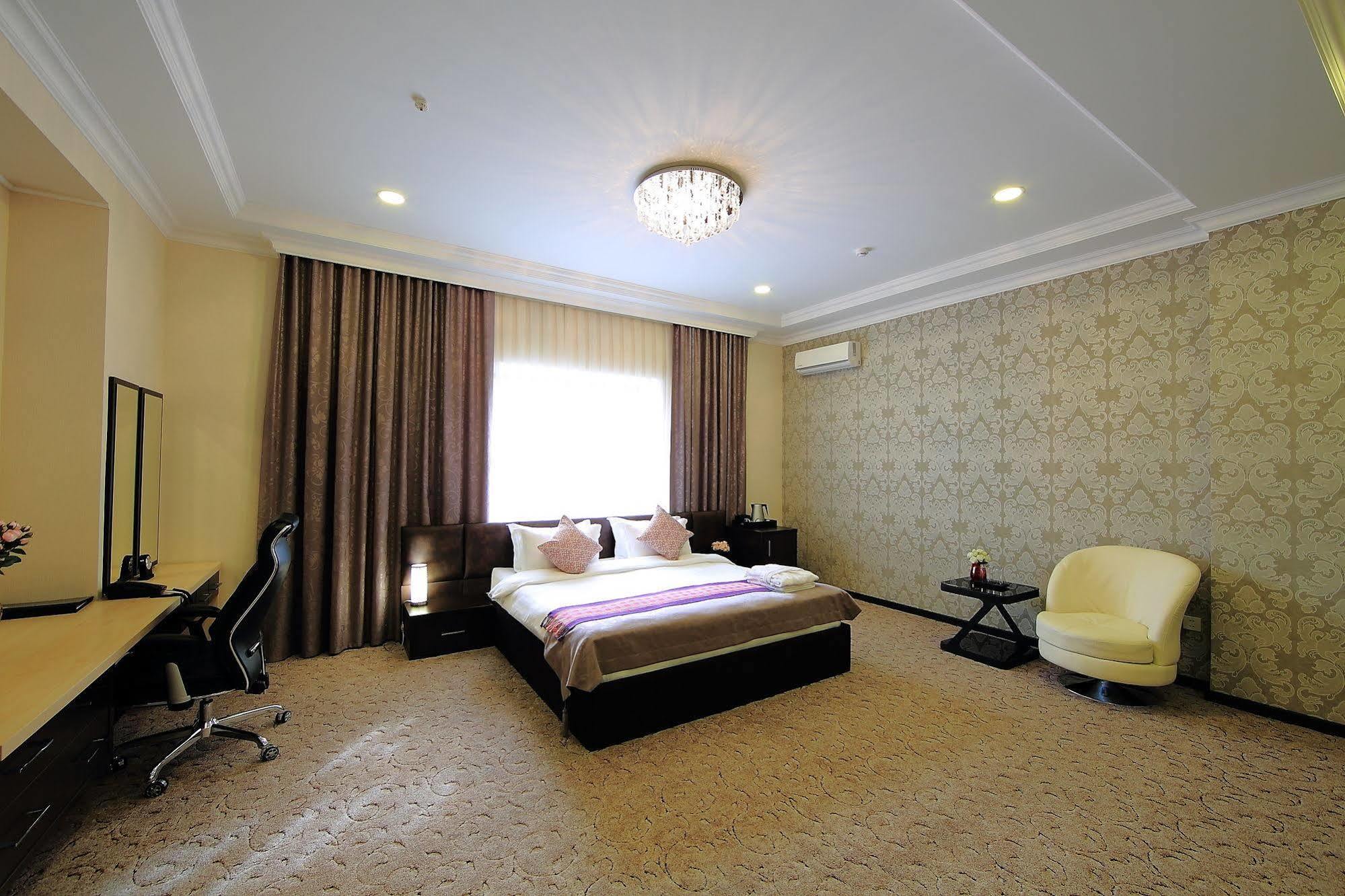 Premier Hotel Bichkek Extérieur photo