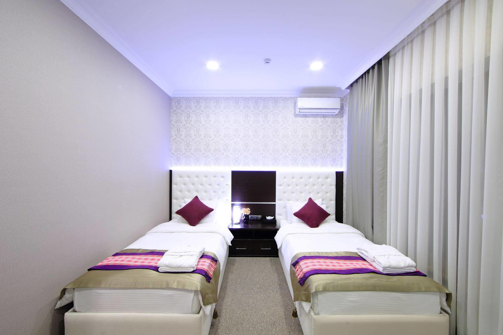 Premier Hotel Bichkek Extérieur photo