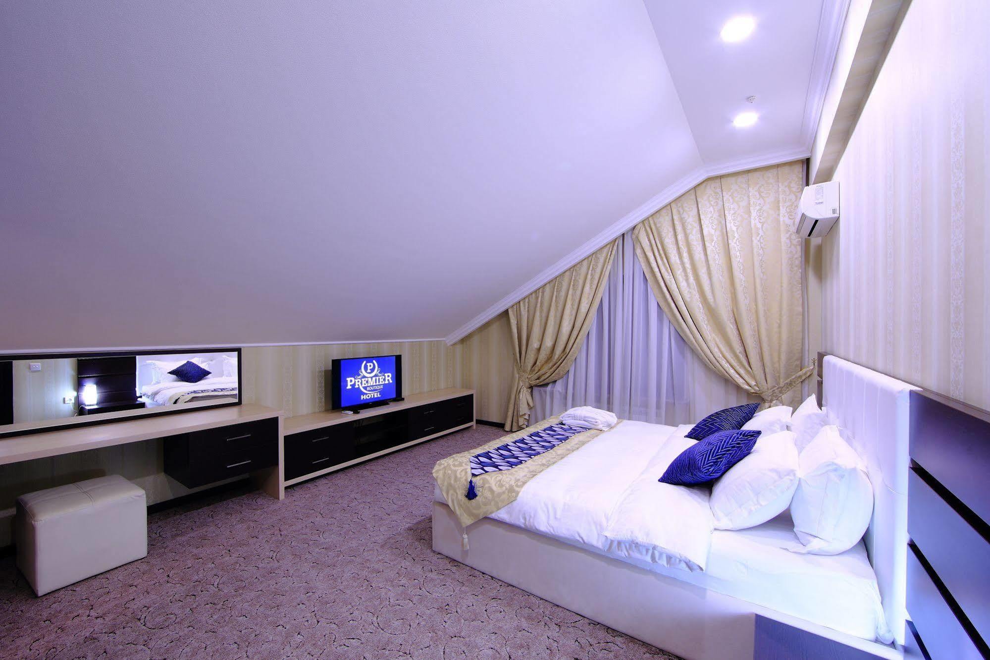 Premier Hotel Bichkek Extérieur photo
